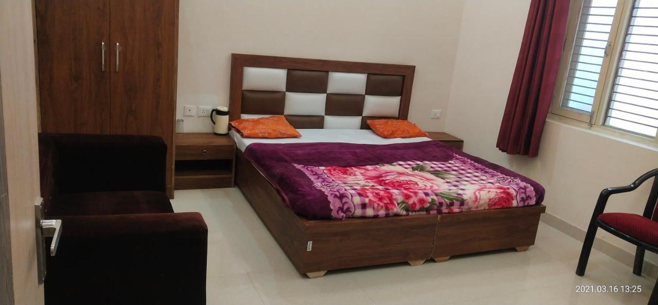 Hotel Kcr Агра Екстериор снимка